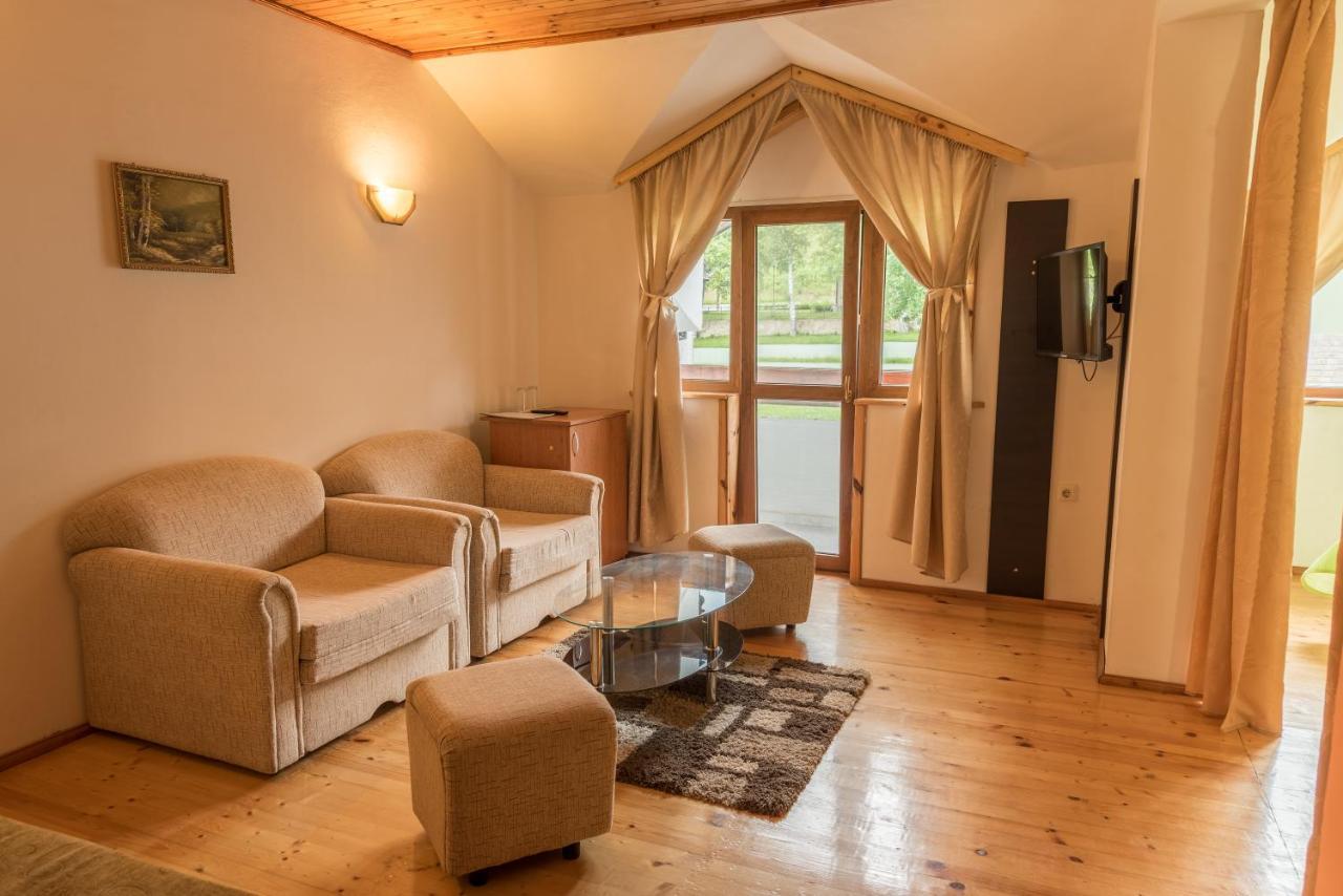 Hotel Paradise Place Kałofer Zewnętrze zdjęcie