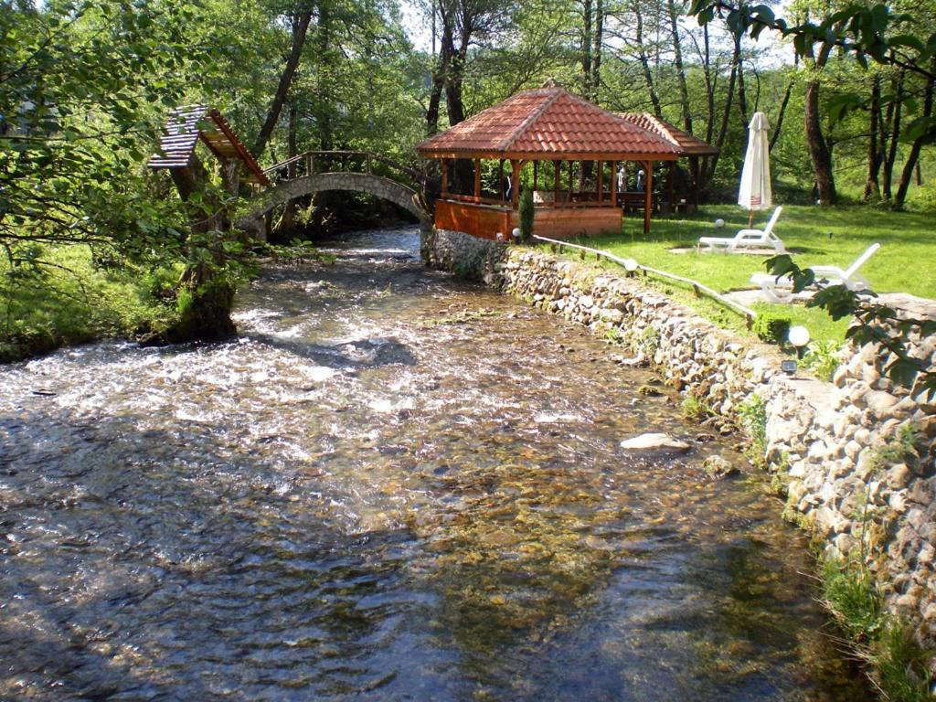 Hotel Paradise Place Kałofer Zewnętrze zdjęcie