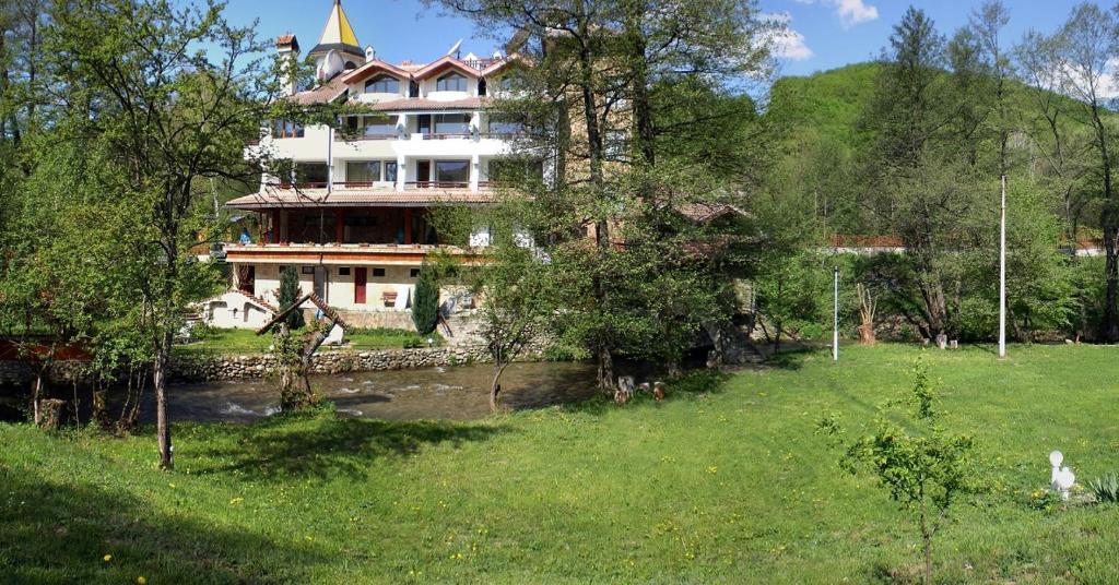 Hotel Paradise Place Kałofer Zewnętrze zdjęcie